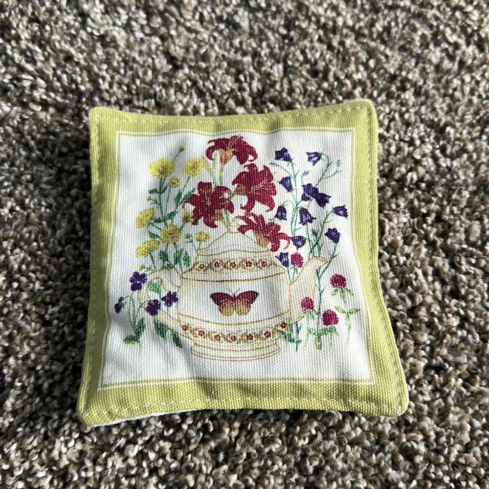 Tea Rest Cushion - Picture 1 of 1